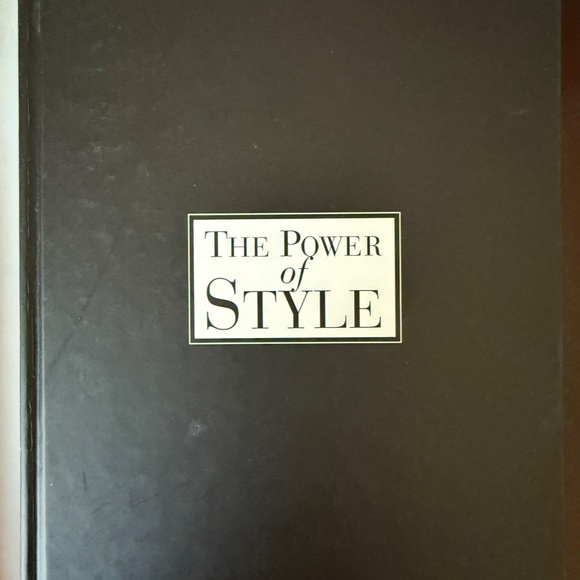 The Power of Style: The Women Who Defined The Art of Living Well book - Picture 2 of 16